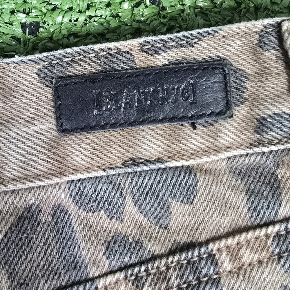 BLANK NYC | 100% COTTON FADED LEOPARD LIGHTLY DISTRESSED DENIM MINI SKIRT - Picture 12 of 16